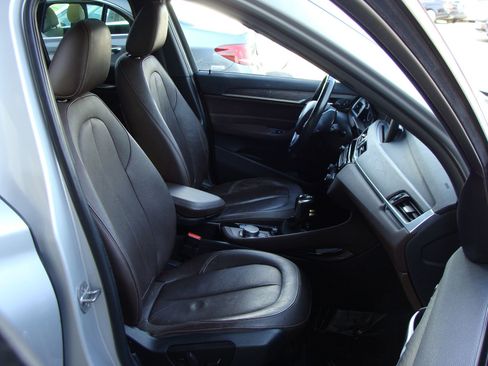 Used 2016 BMW X1 xDrive28i image 11