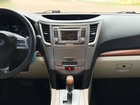 Used 2013 Subaru Outback 2.5i Limited w/ Moonroof Pkg AWD/4WD image 15