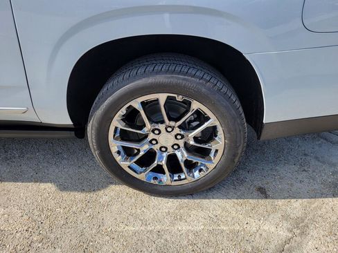 New 2026 GMC Yukon XL Denali w/ Sun & Power Step Package image 10