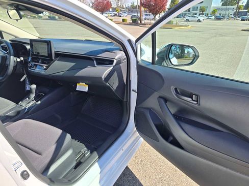 Used 2026 Toyota Corolla LE image 10
