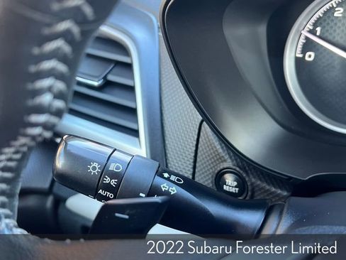 Used 2022 Subaru Forester Limited image 32