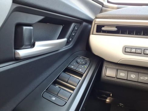 New 2026 Subaru Solterra image 19