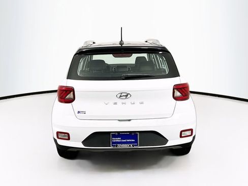 Certified 2023 Hyundai Venue Limited w/ Cargo Package image 6