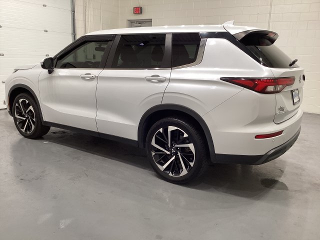 Used 2022 Mitsubishi Outlander ES FWD image 4