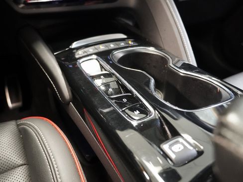 Used 2022 Buick Envision Essence w/ Technology Package II image 24