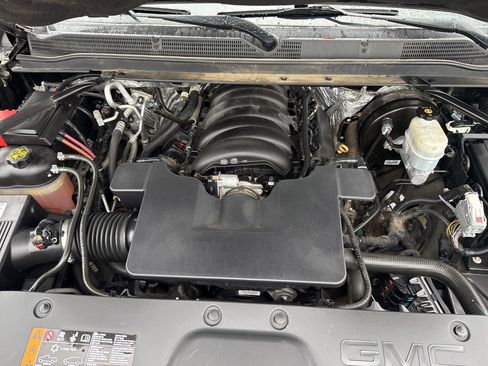 Used 2018 GMC Yukon SLT image 16