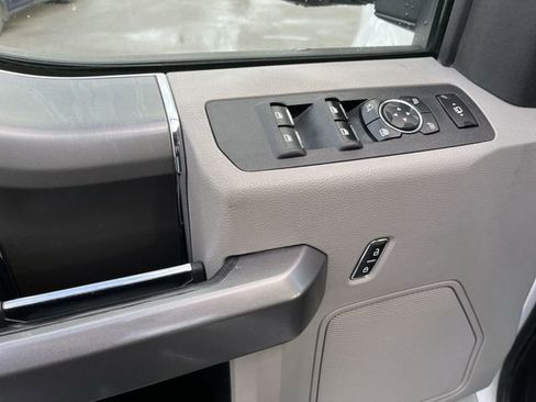 Used 2018 Ford F250 XLT w/ XLT Premium Package image 17