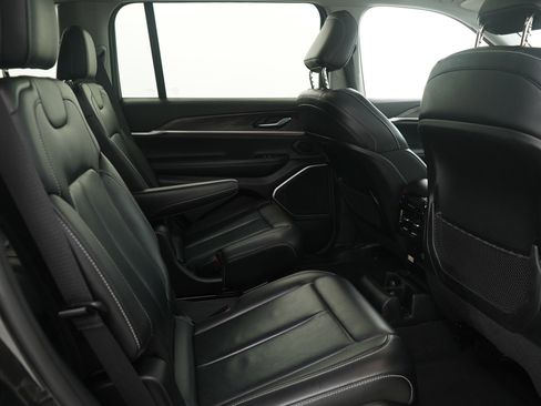 Used 2022 Jeep Grand Cherokee L Limited w/ Trailer Tow Group (B) image 15