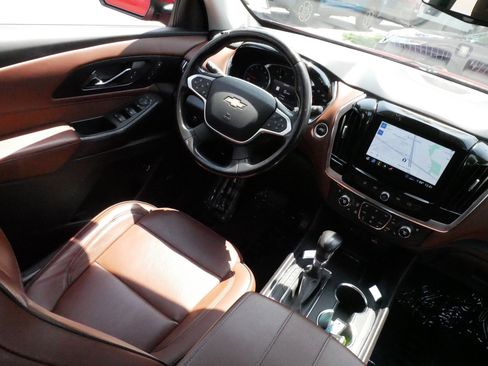 Used 2021 Chevrolet Traverse High Country AWD/4WD image 9