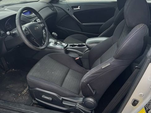 Used 2012 Hyundai Genesis 2.0T image 9