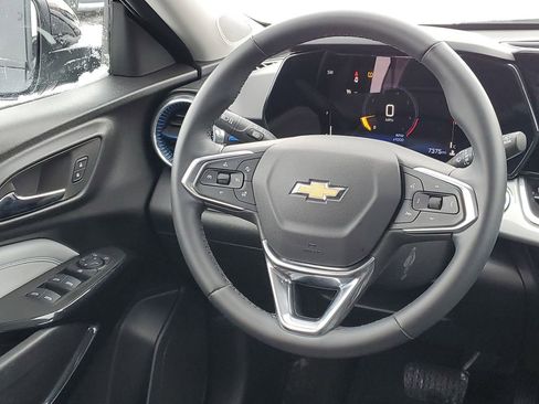 Used 2025 Chevrolet Trax LT w/ LT Convenience Package image 30