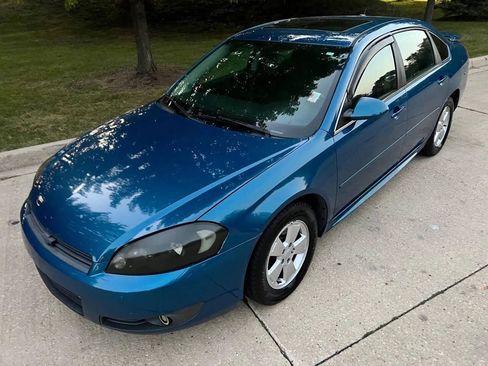 Used 2010 Chevrolet Impala LT w/ Convenience Package image 3