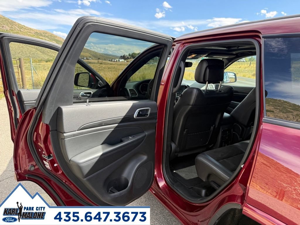 Used 2020 Jeep Grand Cherokee Altitude AWD/4WD image 24
