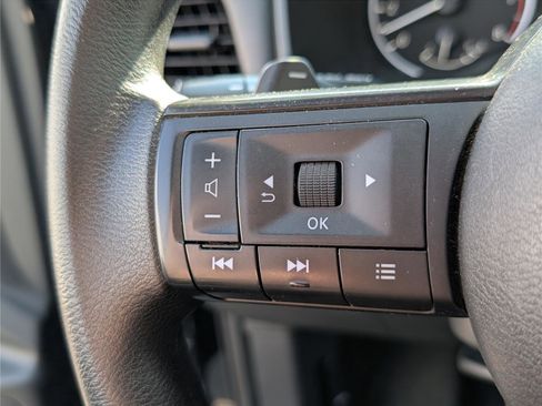Used 2024 Nissan Rogue S AWD/4WD image 18