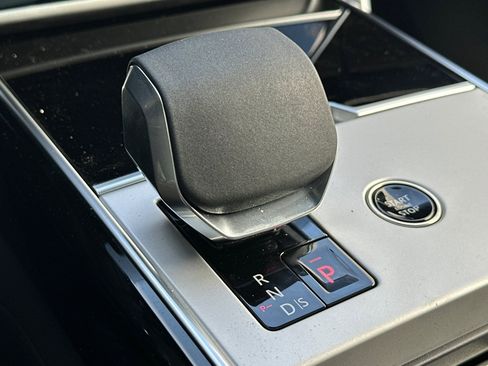 New 2026 Land Rover Range Rover SE image 22