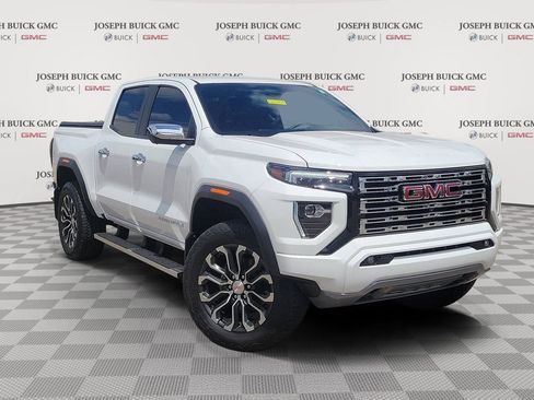 Used 2024 GMC Canyon Denali AWD/4WD image 1