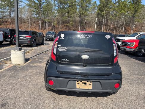 Used 2019 Kia Soul image 6