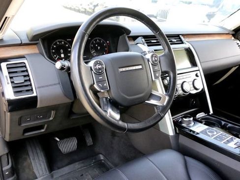Used 2018 Land Rover Discovery HSE AWD/4WD image 9