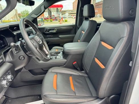 Used 2025 GMC Sierra 1500 AT4 w/ AT4 Premium Package AWD/4WD image 11
