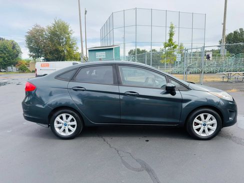 Used 2011 Ford Fiesta SE w/ 203A Rapid Spec Order Code FWD image 6