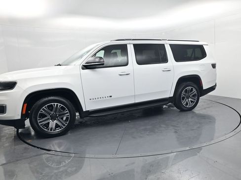 Used 2024 Jeep Wagoneer L Series II w/ Flexible Seating Group image 4