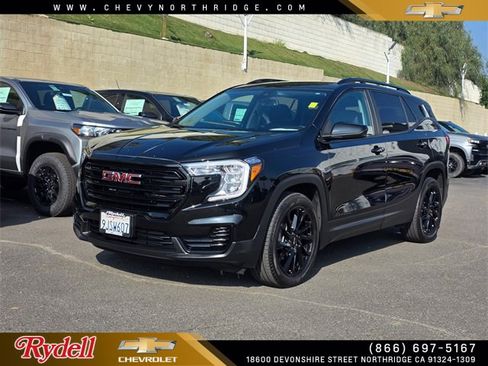 Used 2023 GMC Terrain SLE w/ Elevation Edition image 1