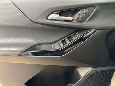 Used 2025 Chevrolet Equinox LT image 18