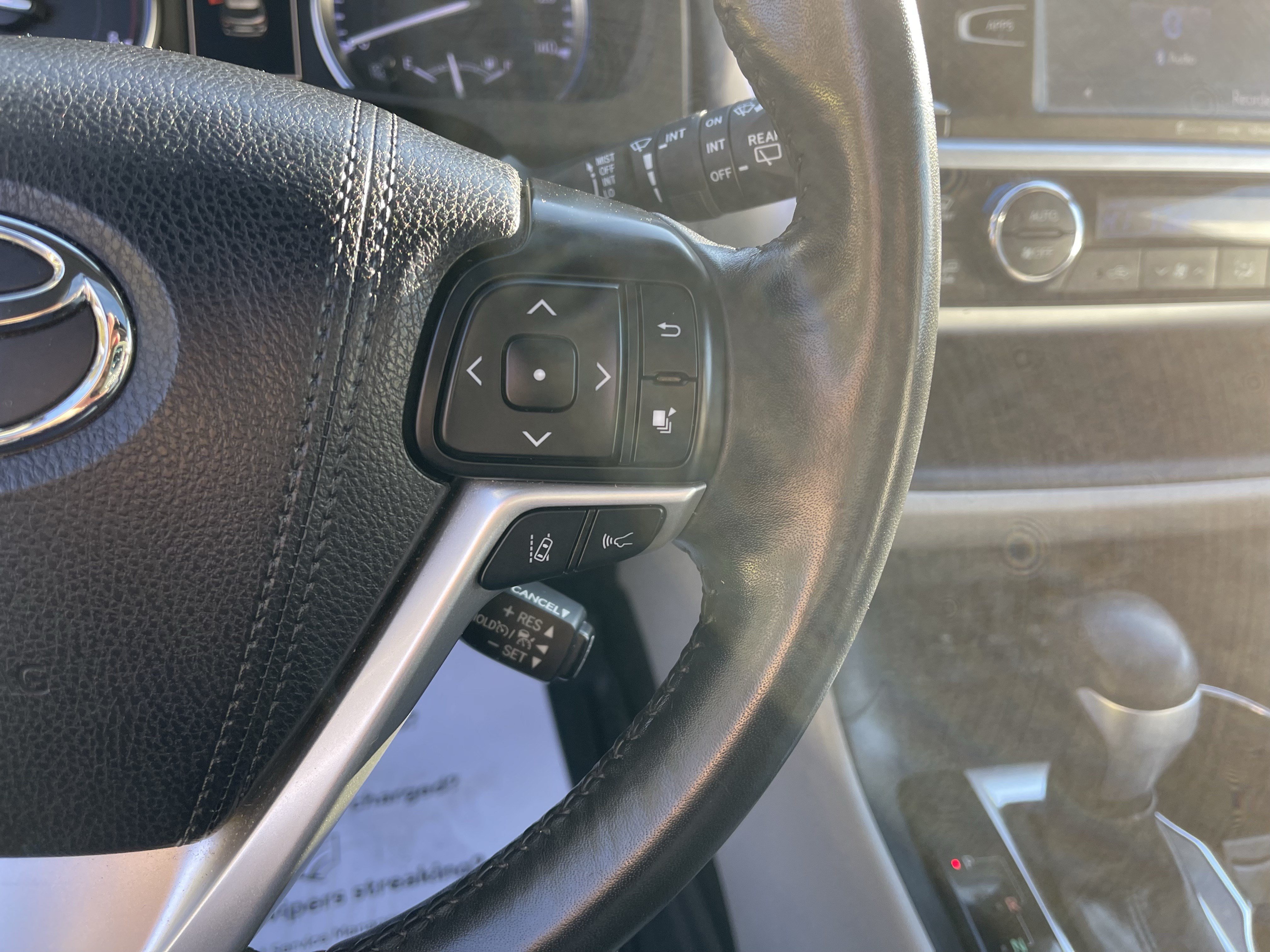 Certified 2018 Toyota Highlander XLE AWD/4WD image 25