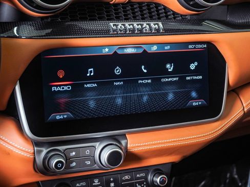 Used 2019 Ferrari Portofino RWD image 30