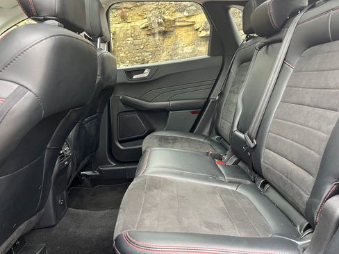 Certified 2022 Ford Escape SEL w/ SEL Stealth AWD Package image 11