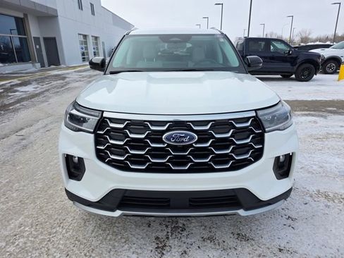 Used 2025 Ford Explorer Platinum w/ Ultimate Package AWD/4WD image 3