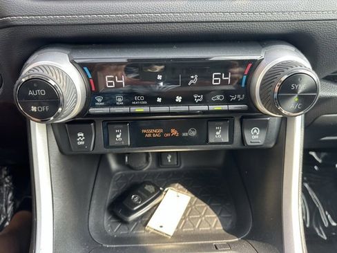 Used 2021 Toyota RAV4 XLE Premium image 24