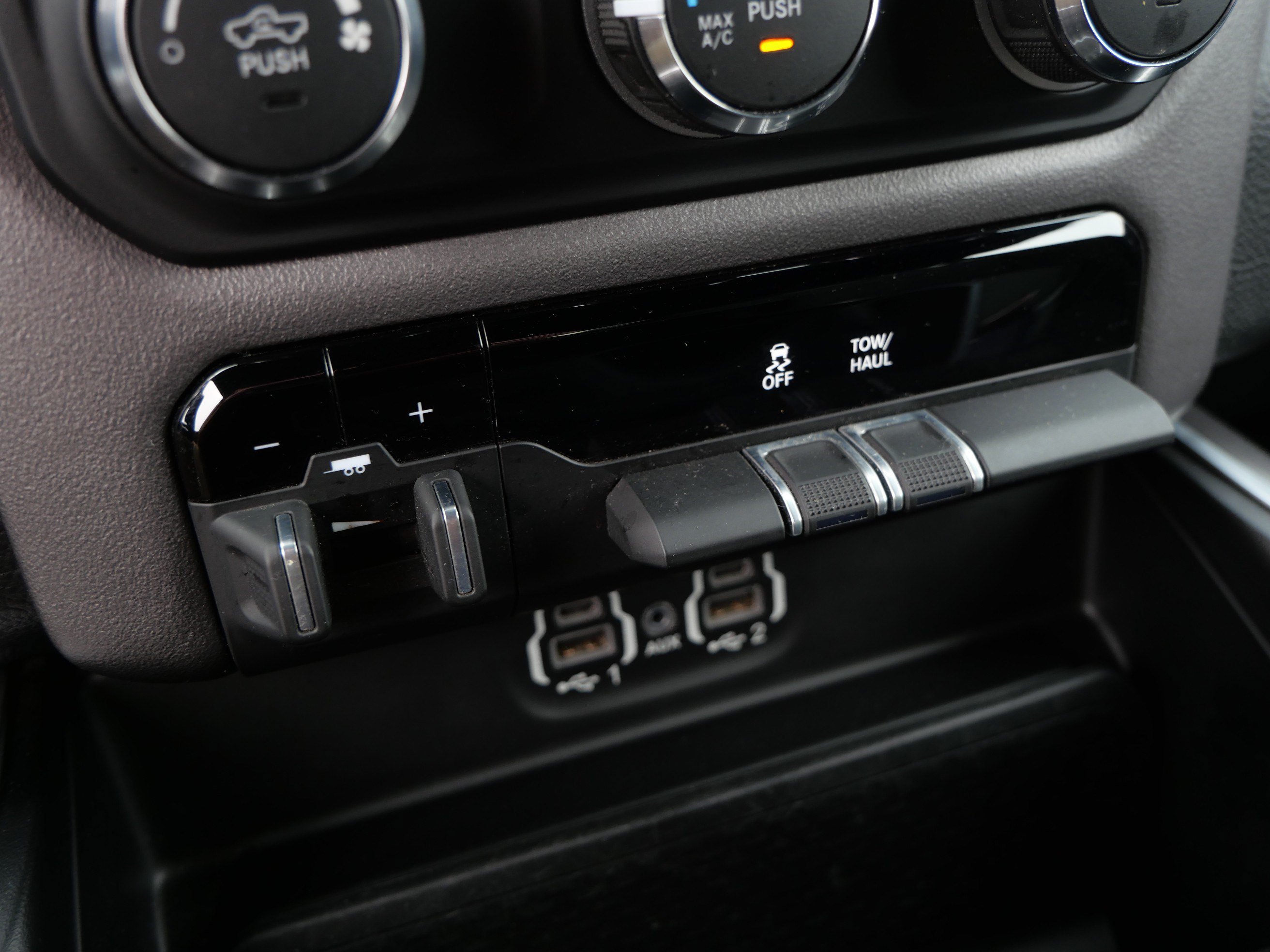 Used 2022 RAM 1500 Big Horn AWD/4WD image 28
