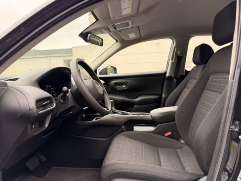 Used 2024 Honda HR-V LX image 13