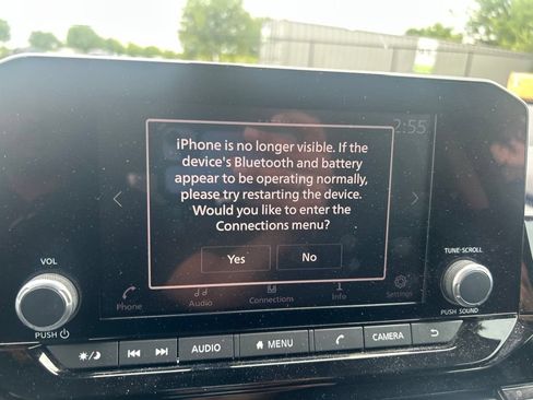 Used 2022 Nissan Pathfinder SV FWD image 16