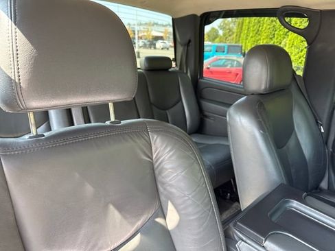 Used 2004 GMC Sierra 2500 SLE AWD/4WD image 18