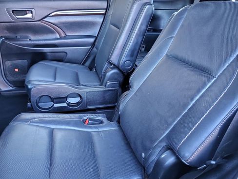 Used 2015 Toyota Highlander Limited image 13
