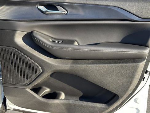 New 2025 Jeep Grand Cherokee L Laredo image 38