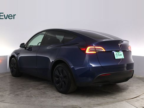 Used 2024 Tesla Model Y 2WD image 17
