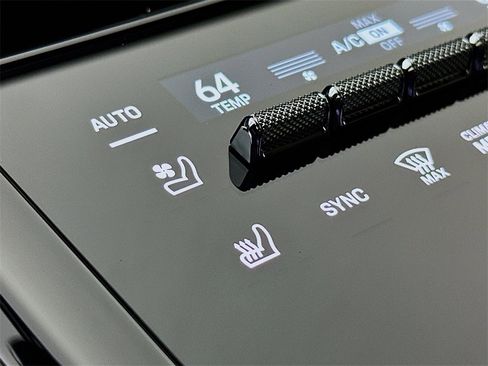 Used 2025 Porsche Panamera 4 image 20