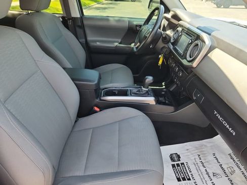 Used 2019 Toyota Tacoma SR5 AWD/4WD image 19
