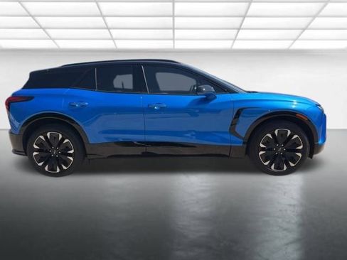 New 2025 Chevrolet Blazer EV RS image 4