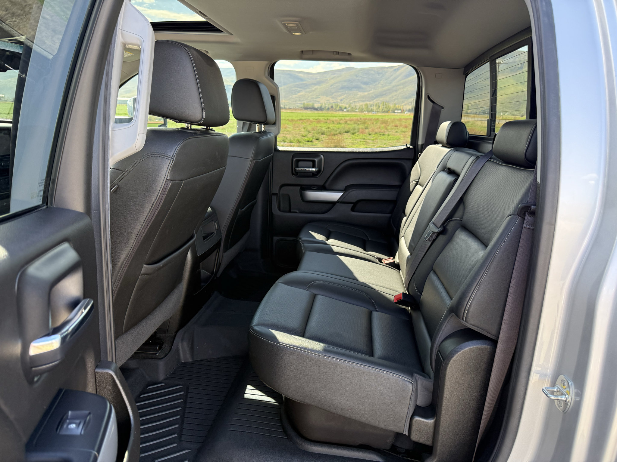 Used 2017 Chevrolet Silverado 2500 LTZ w/ Duramax Plus Package AWD/4WD image 29