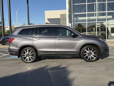 Used 2022 Honda Pilot Touring image 3