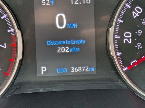 Used 2022 Toyota RAV4 LE image 22