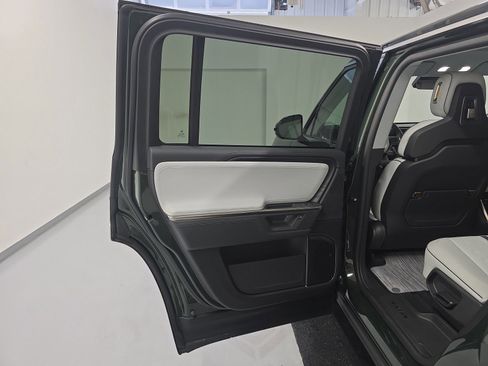 Used 2025 Rivian R1S Adventure AWD/4WD image 17