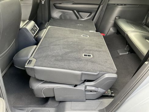 Used 2025 Volkswagen Atlas SE image 41