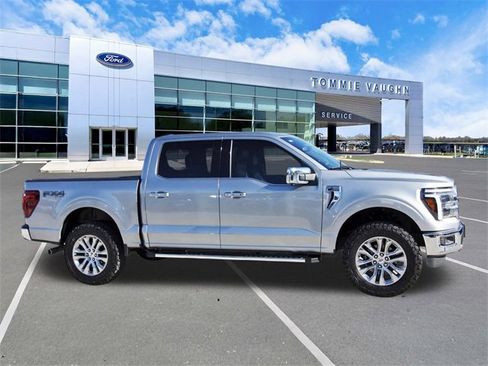 Used 2025 Ford F150 Lariat w/ Equipment Group 501A Mid image 5