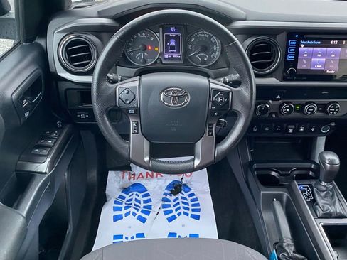 Used 2019 Toyota Tacoma TRD Sport image 10