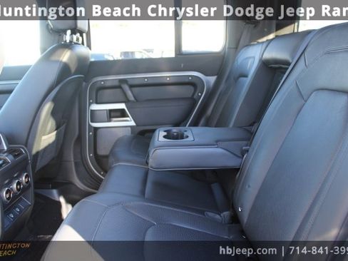 Used 2023 Land Rover Defender 110 SE image 38